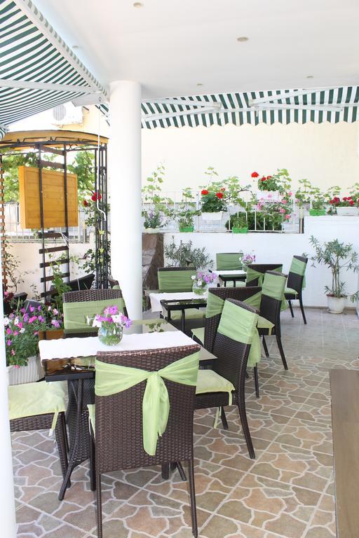 Семеен Хотел Идън Sveti Vlas Exterior photo